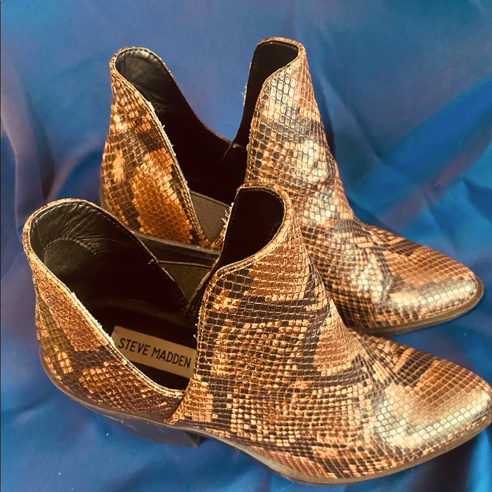 Cute ankle booties by Steve Madden